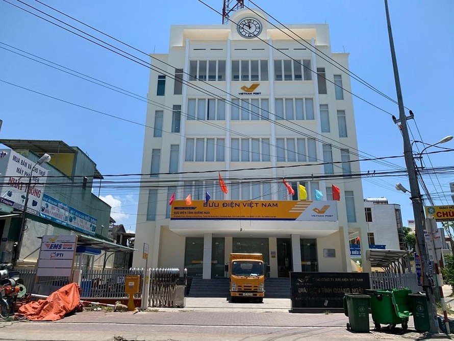 Bưu điện tỉnh Quảng Ngãi. Ảnh: Nguyễn Ngọc