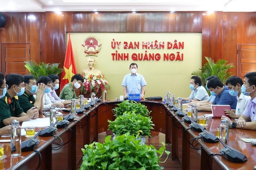 Chủ tịch UBND tỉnh Quảng Ngãi Đặng Văn Minh chủ trì cuộc họp.