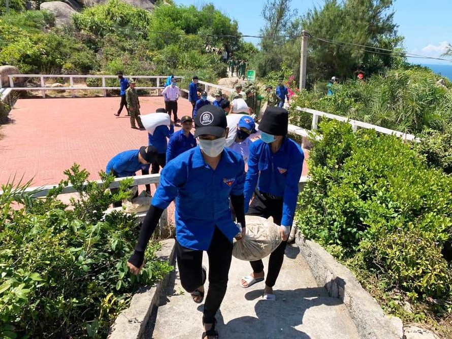 Tỉnh Đoàn Bình Định ra quân các đội Thanh niên tình nguyện hè 2020 tại xã đảo Nhơn Châu.