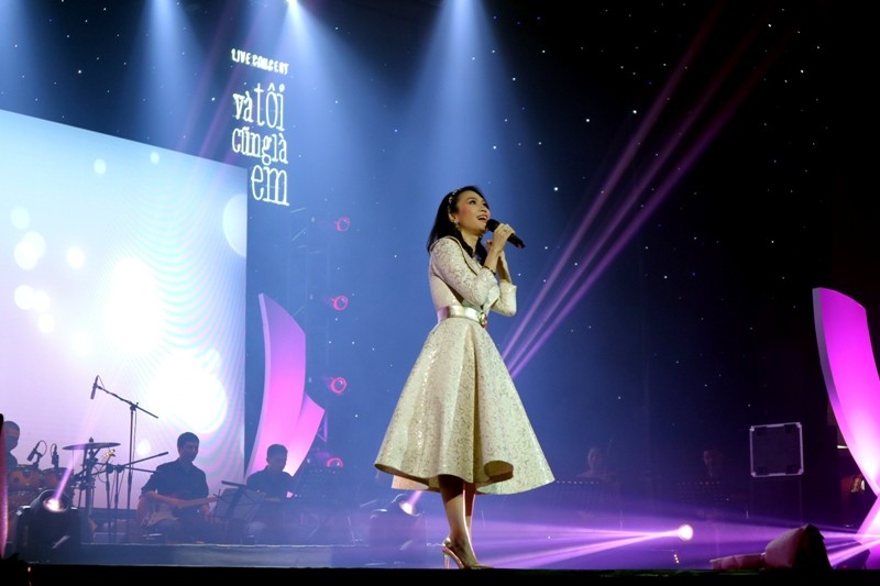 Mỹ Tâm cùng nhiều ca sĩ tên tuổi hát trong chương trình gây quỹ vì bệnh nhi ung thư tại Đà Nẵng