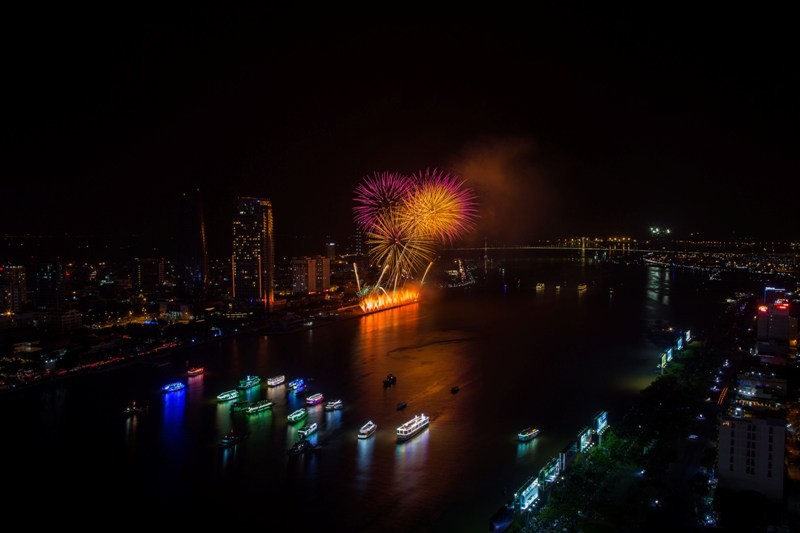 Chủ đề của Lễ hội pháo hoa Quốc tế Đà Nẵng 2018 là Huyền thoại những cây cầu