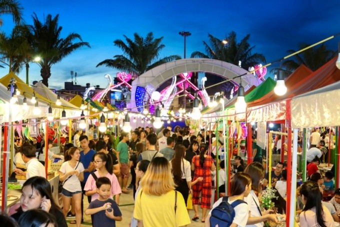 Lễ hội mùa hè kéo dài 4 tháng ở Đà Nẵng với điểm nhấn là Lễ hội ẩm thưc với đa dạng các món ăn đặc trưng của các vùng miền