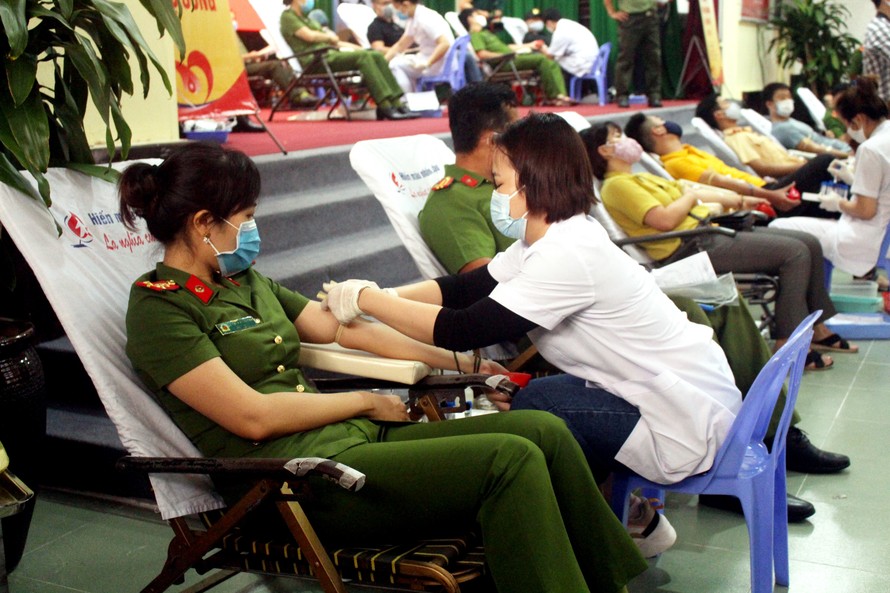 Hơn 1400 chiến sĩ công an Đà Nẵng tham gia hiến máu tình nguyện