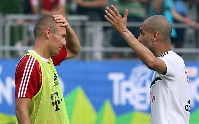 Robben hục hặc với HLV Guardiola
