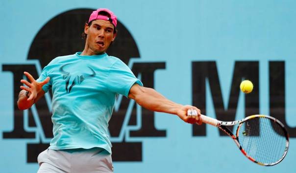 Nadal quyết định dùng lại cây vợt cũ.