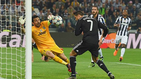 Ronaldo xác lập kỷ lục ghi bàn mới ở Champions League.