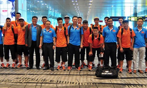 U23 Việt Nam ở sân bay Changi (Singapore). Ảnh: TTVH.