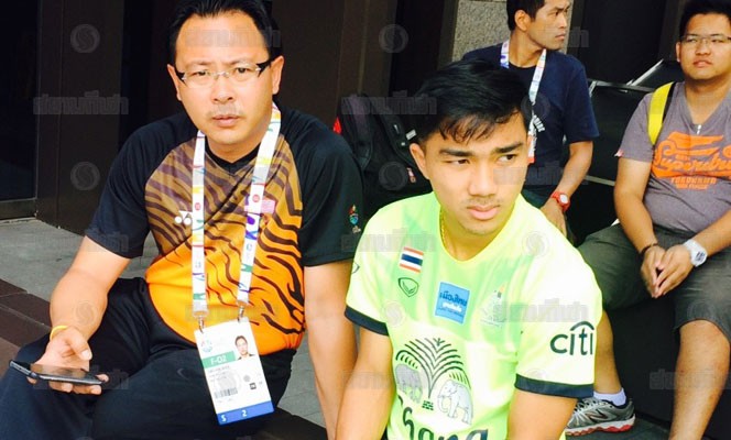 HLV Ong Kim Swee câu kéo Chanathip Songkrasin tới Malaysia thi đấu.