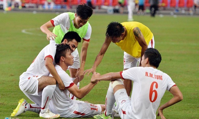 Các cầu thủ U23 Việt Nam cần gạt nỗi buồn để hướng đến trận tranh HCĐ. Ảnh: Zing