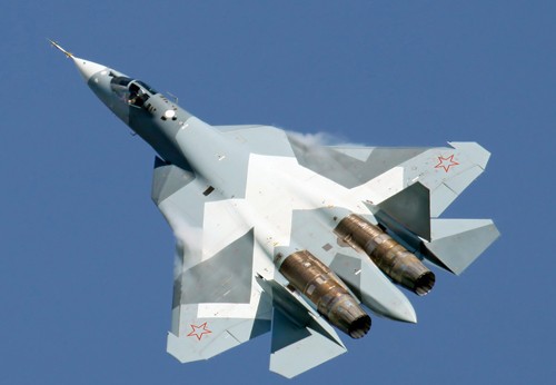 Phi công siêu tiêm kích Sukhoi T-50 được trang bị ra sao?