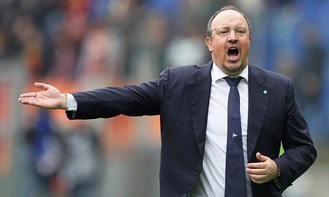 HLV Rafa Benitez vừa đề nghị Chủ tịch Florentino Perez của Real mua về Bernabeu một tiền đạo và một tiền vệ phòng ngự để chuẩn bị cho mùa giải mới. 