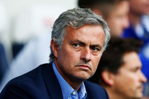 Jose Mourinho dần mất tiếng nói ở Chelsea.