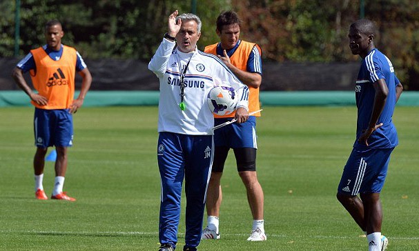Mourinho cấm các học trò cười đùa trong lúc tập luyện.