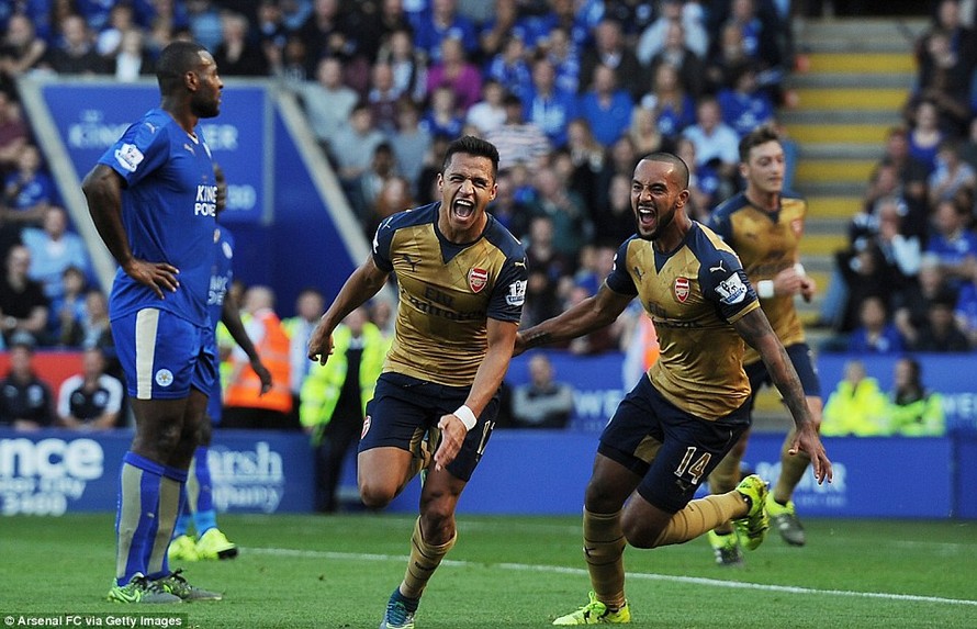 Alexis Sanchez lập hat-trick giúp Arsenal đại thắng.