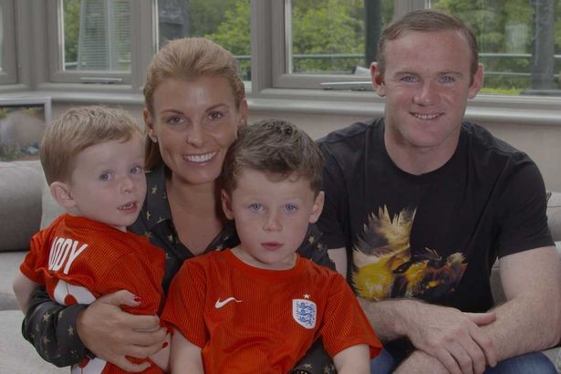 Wayne Rooney hạnh phúc bên gia đình nhỏ.