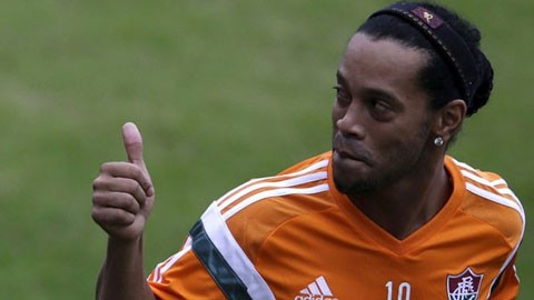 Ronaldinho sang Malaysia chơi bóng?