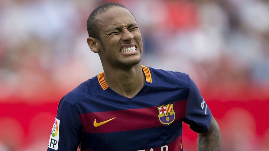 Quá trình gia hạn của Neymar liên tục bị trì hoãn.