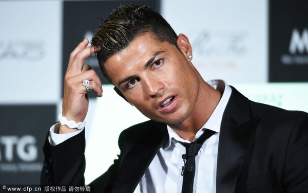 Mất hợp đồng đóng phim, Ronaldo có ngay 20 triệu euro.