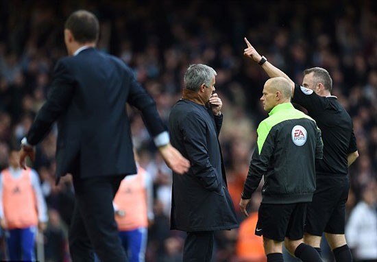 Mourinho trước nguy cơ bị sa thải.
