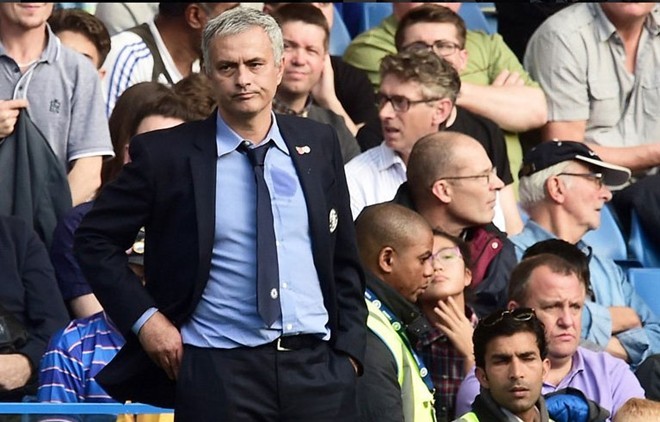 Mourinho sẽ không thể trực tiếp chỉ đạo Chelsea ở trận đấu với Stoke City.