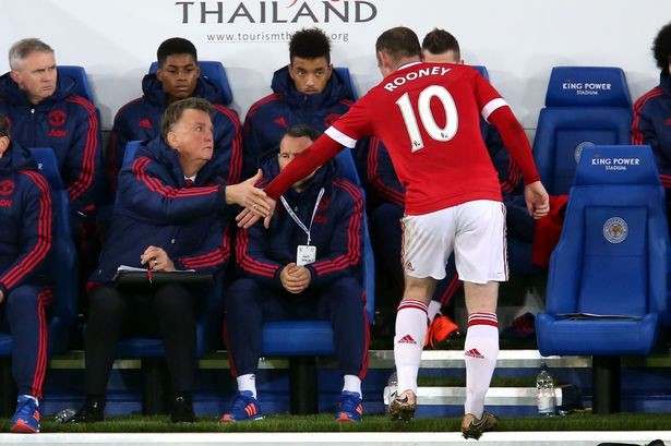 Rooney sa sút phong độ trầm trọng.