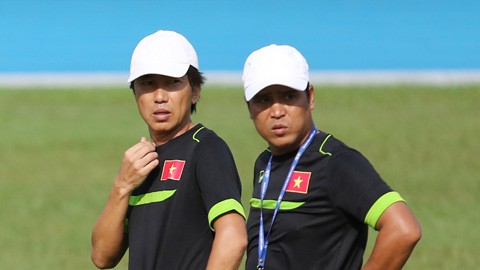HLV Miura và trợ lý Thanh Sơn.