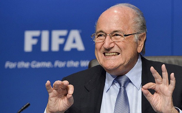 Sepp Blatter vẫn nhận lương đều đặn từ FIFA.