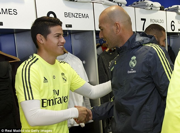 James Rodriguez bị Zidane bỏ rơi vì tăng cân chóng mặt.