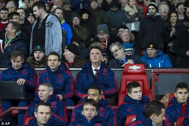 Giggs bất ngờ vắng mặt trong trận đấu giữa M.U và Stoke City.