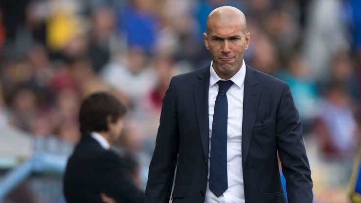 Zidane bắt đầu đối mặt với những sức ép ở Real Madrid.