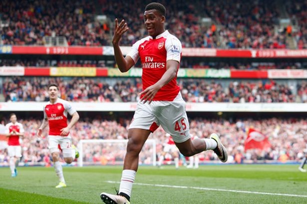 Alex Iwobi chuẩn bị được Arsenal tăng lương gấp 3 lần.