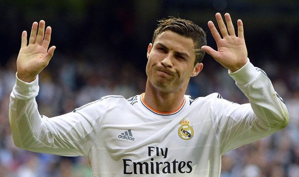 Ronaldo kí nháy hợp đồng với PSG?