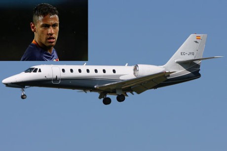 Neymar vung tiền mua máy bay trị giá 9,1 triệu USD.