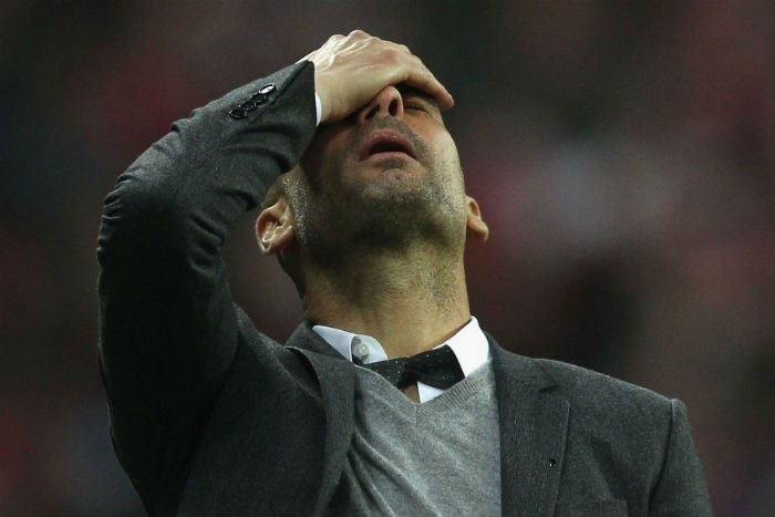 HLV Guardiola tỏ rõ sự thất vọng khi Bayern Munich bị loại.