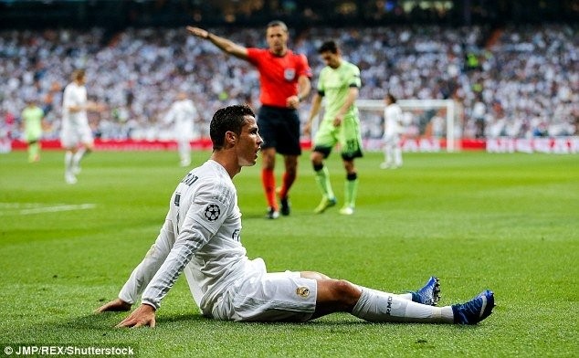 Ronaldo có dấu hiệu tái phát chấn thương bắp đùi.