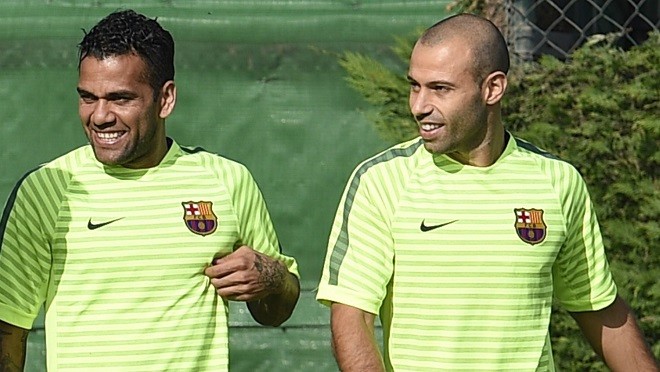 Alves và Mascherano đã đạt được thỏa thuận rời Barcelona.