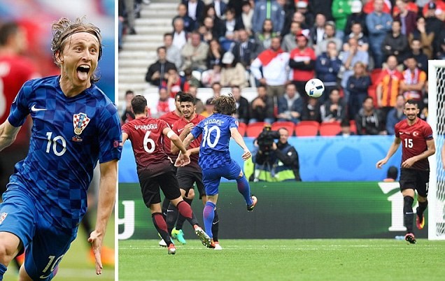 Modric tỏa sáng giúp Croatia hạ Thổ Nhĩ Kỳ 1-0.