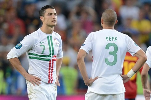 Ronaldo và Pepe bí ví như những diễn viên Hollywood.