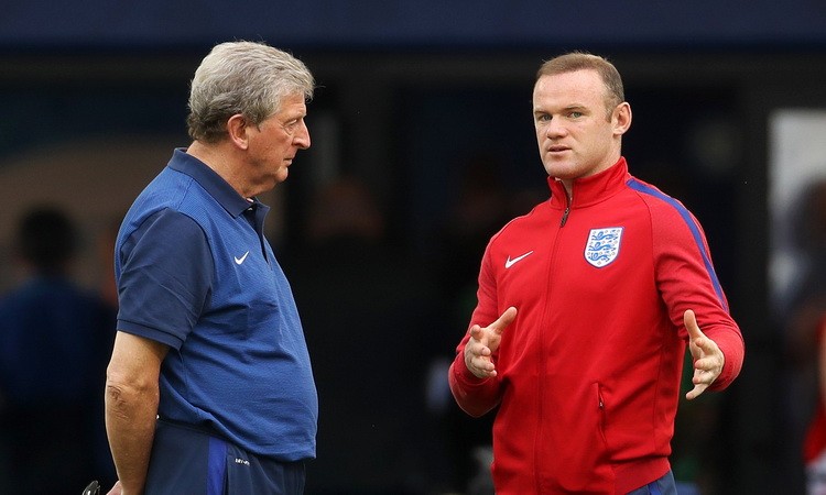 Rooney và HLV Hodgson lên tiếng sau khi Bale xỉ nhục tuyển Anh.
