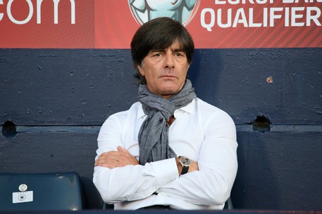 HLV Joachim Loew thất vọng khi Đức bị Ba Lan cầm hòa 0-0.