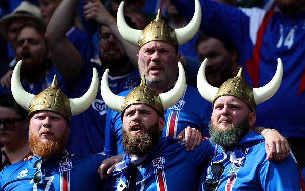 CĐV Iceland rất vui mừng khi đội tuyển Iceland lọt vào vòng 1/8.