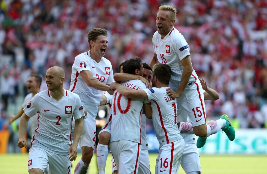 Niềm vui chiến thắng của các cầu thủ Ba Lan.