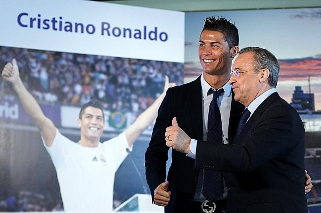 Cristiano Ronaldo chuẩn bị gia hạn với Real Madrid.