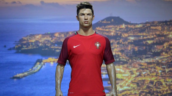 Ronaldo sẵn sàng hỗ trợ hòn đảo Madeira về mặt tài chính