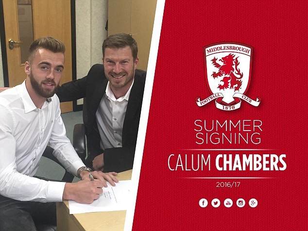 Calum Chambers đã rời Arsenal để chuyển sang khoác áo Middlesbrough.
