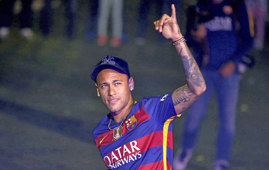 Neymar đã từ chối mức lương quá hấp dẫn ở PSG để ở lại với Barcelona.