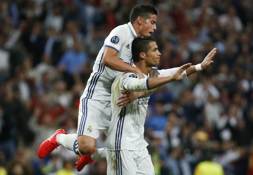 Ronaldo không ăn mừng khi phá lưới Sporting Lisbon.