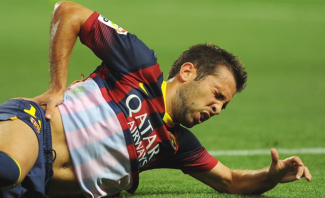 Alba là một trong những cầu thủ Barcelona bị chấn thương.