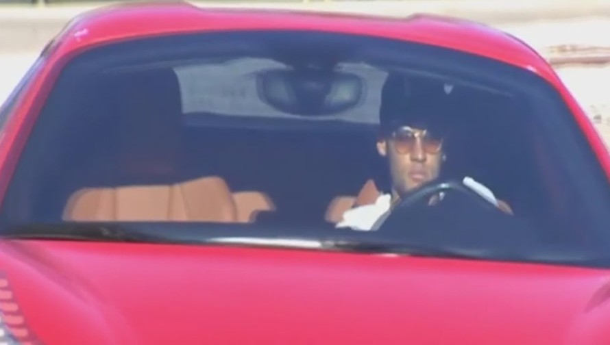 Neymar gặp tai nạn với chiếc siêu xe Ferrari 458 Spider.