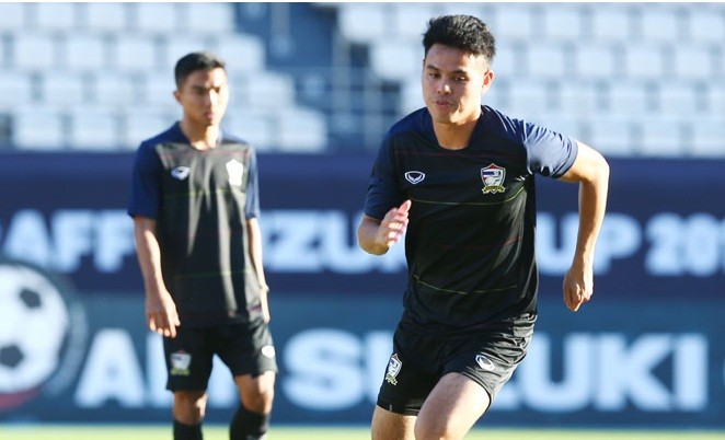 Theerathon Bunmathan sẽ lỡ trận bán kết lượt đi AFF Cup 2016 vì chấn thương.